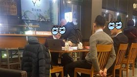 吃外食霸佔星巴克座位　店員提醒被回嗆「其它間就可以」
