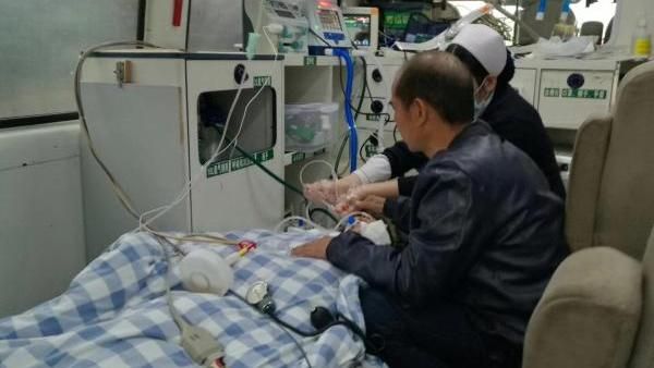 久病怕連累子女　母救護車上咬舌自盡