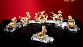 業配／吉祥擺件齊拜年　施華洛世奇「十犬十美」迎新春