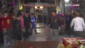 插頭香煞不住　香客推倒天公爐