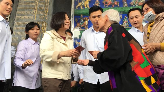 墾丁過年太塞　蔡英文：年後會回楓港