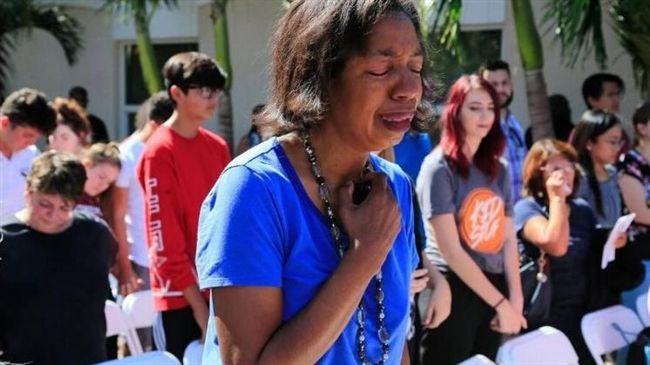 母嘶吼「川普快做事！」　女主播哽噎