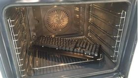網友用烤箱烘鍵盤（圖／翻攝自PTT）
