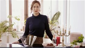 料理,煎餅,嘴巴,Nathan Ceddia,烹飪,食材,工具,創意,Riva Godfrey  圖／翻攝自YouTube http://goo.gl/t6idgY