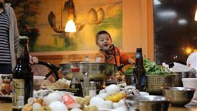 -過年-新年-春節-圍爐-年夜飯-▲圖／攝影者andrea.suozzo, flickr CC License（https://www.flickr.com/photos/57269822@N03/6805205751/）