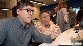 柯文哲赴三立新聞網學習自媒體 