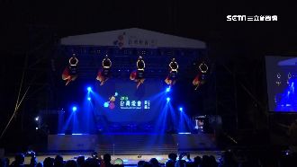 韓女團燈會飛天打鼓　獻火辣高空特技