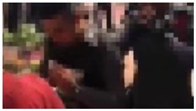 泰國,曼谷,警察,紅包,賭場,排隊,Boonyarit Rodma, 圖／翻攝自臉書　https://goo.gl/6D4FqZ