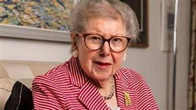 出櫃,奶奶,Barbara Hosking,同志,come out,going back in,高齡,偶像,gay icon 圖／翻攝自Barbara Hoskingｗ推特