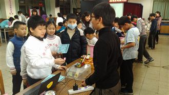 寫程式助弱勢　從小做起