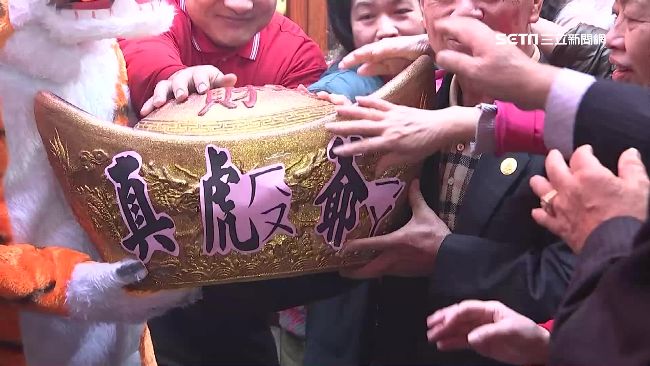 初四迎財神旺整年　民眾熱鬧招財氣