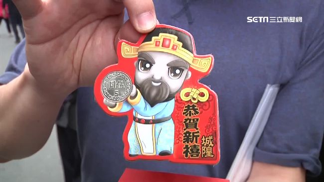 武術冠軍扮武財神　Q版錢母排隊搶拿