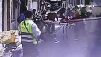 不滿媽媽被騷擾　男持3把刀砍死鄰居