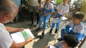 做伙牽起視聽障生　探訪老街搜寶趣