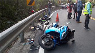 過年與友約騎重機　北宜摔車身亡