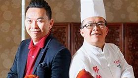 哥哥鄧至廷（右）精通廚藝，弟弟鄧至佑（左）