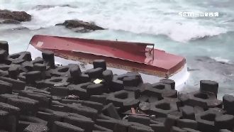 基隆漁船翻覆！船長自行游上岸無大礙