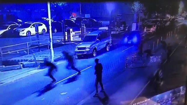 買i8賴帳不付錢　當女友面前被圍毆