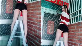 美腿女神Candice蔡譯心
https://www.facebook.com/pg/candice0723/photos/?ref=page_internal