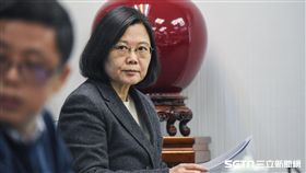 民進黨主席總統蔡英文13日主持中常會。 圖／記者林敬旻攝