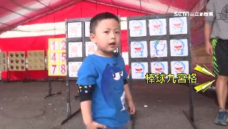 春節陪爸媽擺攤　3歲童當小小叫賣哥