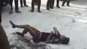 哈爾濱市依蘭縣一名少年凍死路邊_微博
http://s.weibo.com/weibo/%E5%93%88%E7%88%BE%E6%BF%B1