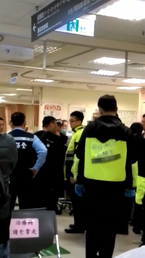 新北市,中和,醫院,住院,椅子,醉漢,警衛