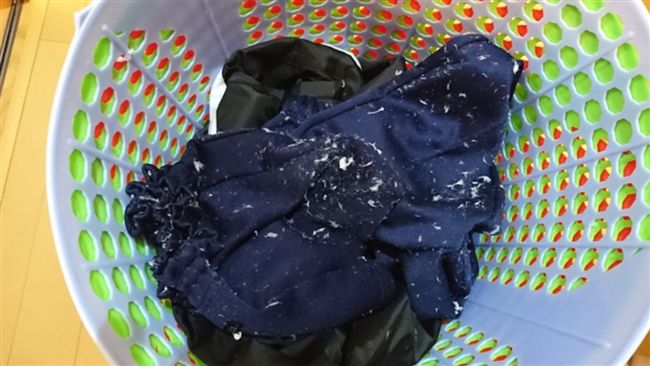 洗衣服忘拿衛生紙…這招簡單清除屑屑
