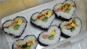 夜市10個素壽司250元惹議。翻攝爆怨公社