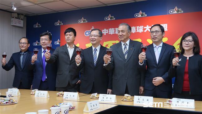 新春團拜　吳志揚期許台灣棒球大團結