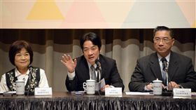 更正：行政院長賴清德（中）。（圖／行政院提供）