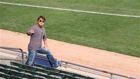 彭政閔參觀春訓基地。（圖／中信兄弟提供）