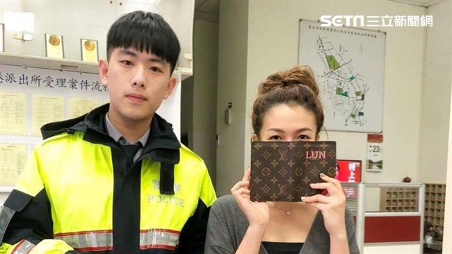 網模黃綸綸弄丟護照　帥警歐巴秒尋回