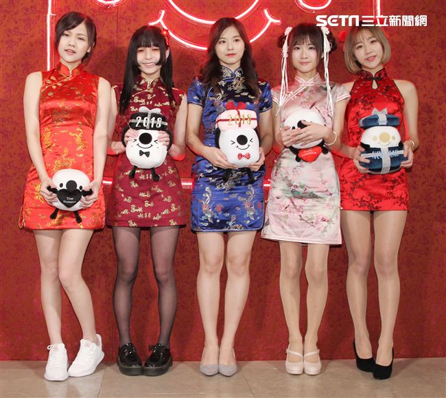 17 Media才藝主播阮靖貽-阮糖、凱伊、陳苡瑄(輔大周子瑜)、江佑真-千本、許瑜。（記者邱榮吉/攝影）