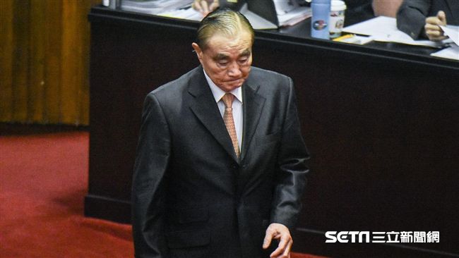 馮世寬卸任　藍委：當國防部長不適合