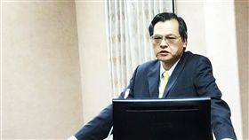 陳明通：兩岸認知到陷僵局就是談判契機前陸委會主委、國立台灣大學國家發展研究所教授陳明通（圖）指出，兩岸政府若能意識到只因為「九二共識」而造成雙方溝通陷入僵局，且可能相互傷害時，就是兩岸談判的契機。中央社記者繆宗翰攝  106年10月31日