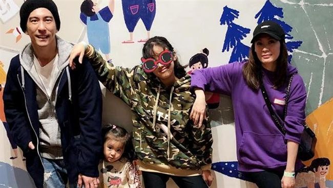 賈靜雯過年玩小孩！網讚：全家都美女