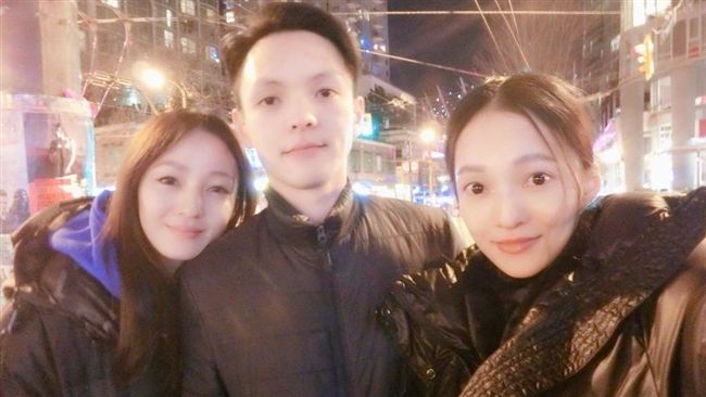 張韶涵妹顏值超高！網友：簡直雙胞胎