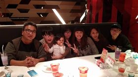 女友車禍逝世…留下4女兒！他終身未娶獨力撫養8年
李基銘臉書