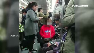 不爽腳被碰撞　兩名女乘客車廂內互嗆