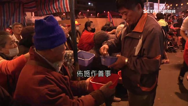 天公生！玉皇宮設「狀元亭」助街友