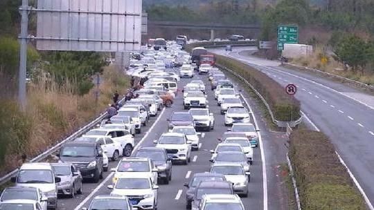 婦怕暈車久坐沒吃！返工途中昏厥亡
