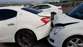 車禍,日系車,超跑,法拉利,瑪莎拉蒂,鈴木,國道三,事故(圖/翻攝台灣新聞記者聯盟資訊平台臉書)