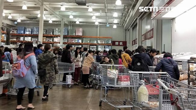 搶衛生紙划算嗎？量販通路曝心內話…