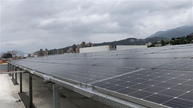 天母國中太陽能　可供6萬支愛瘋充電
