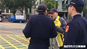 台灣退伍軍人保障協會赴國防部交陳情書/台北市長候選人王治權揚言砸雞蛋 盧冠妃攝