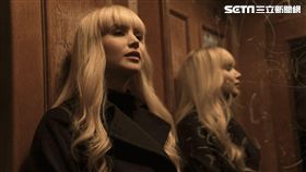 珍妮佛勞倫斯為了《紅雀》接受四個多月的芭蕾訓練。（圖／福斯提供）