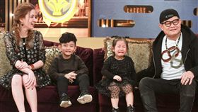 許效舜,小鐵,許甘丹,許半未(圖/衛視中文台提供)
