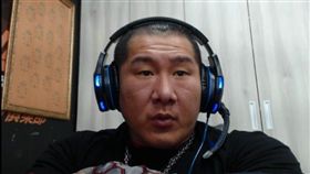 16:9
館長真的派人「聊天」　瘋狂比利怕怕秒報警求救
圖／翻攝自飆悍金剛直播
https://www.kingkong.com.tw/2282757