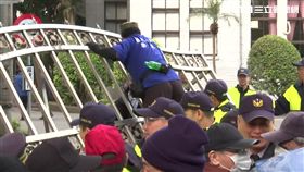 立院（立法院）開議　反年改清晨突襲